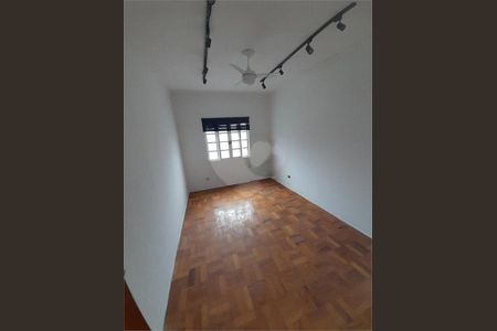 Casa à venda com 230m², 4 quartos e 3 vagas