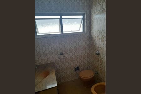 Casa à venda com 230m², 4 quartos e 3 vagas