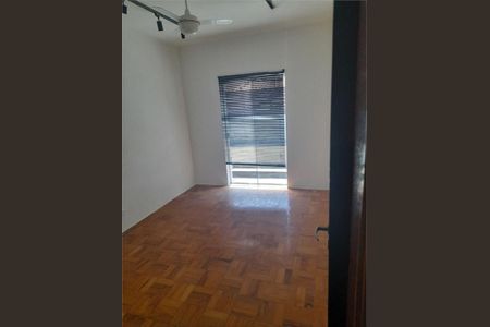 Casa à venda com 230m², 4 quartos e 3 vagas