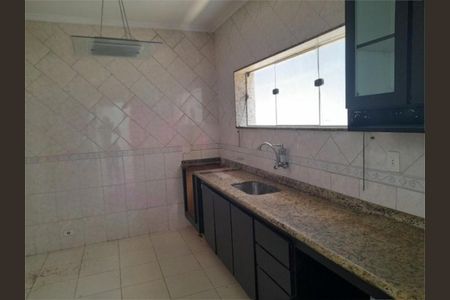 Casa à venda com 230m², 4 quartos e 3 vagas