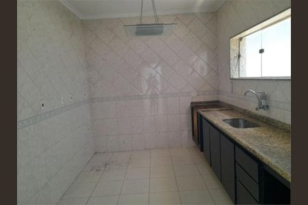 Casa à venda com 230m², 4 quartos e 3 vagas