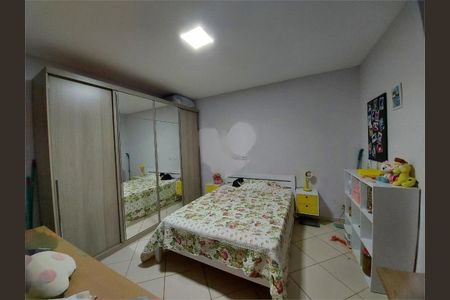 Casa à venda com 181m², 2 quartos e 1 vaga