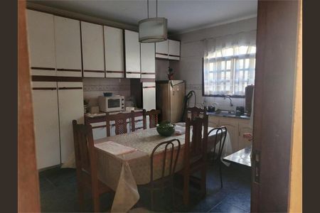Casa à venda com 220m², 3 quartos e 5 vagas