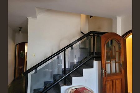 Casa à venda com 220m², 3 quartos e 5 vagas
