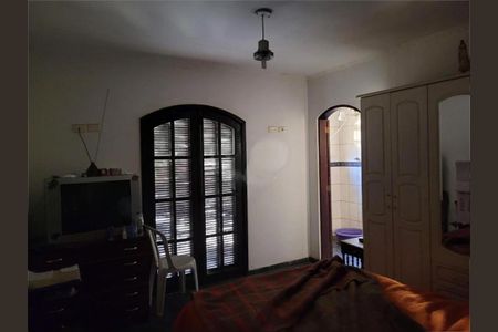 Casa à venda com 220m², 3 quartos e 5 vagas