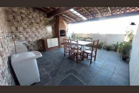 Casa à venda com 175m², 3 quartos e 1 vaga