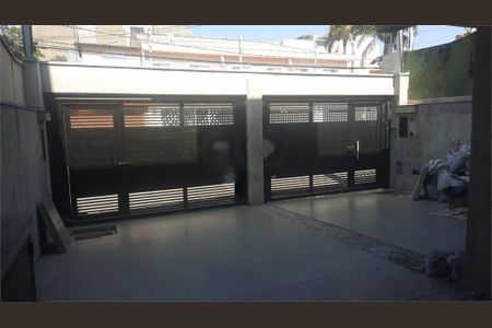 Casa à venda com 205m², 3 quartos e 2 vagas