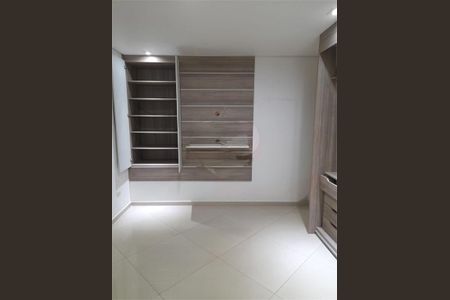 Casa à venda com 172m², 3 quartos e 2 vagas