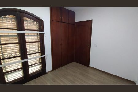 Casa à venda com 134m², 3 quartos e 2 vagas