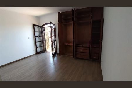 Casa à venda com 134m², 3 quartos e 2 vagas