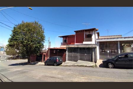 Casa à venda com 134m², 3 quartos e 2 vagas