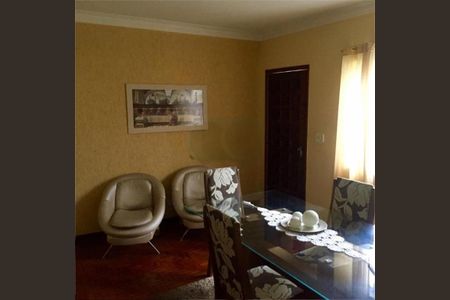 Casa à venda com 155m², 3 quartos e 8 vagas