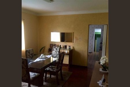 Casa à venda com 155m², 3 quartos e 8 vagas