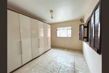 Casa à venda com 4 quartos, 256m² em Água Rasa, São Paulo