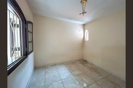 Casa à venda com 4 quartos, 256m² em Água Rasa, São Paulo