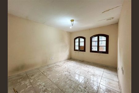 Casa à venda com 4 quartos, 256m² em Água Rasa, São Paulo