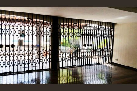 Casa à venda com 340m², 4 quartos e 4 vagas