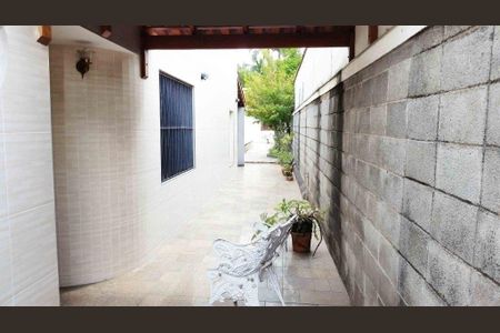 Casa à venda com 340m², 4 quartos e 4 vagas