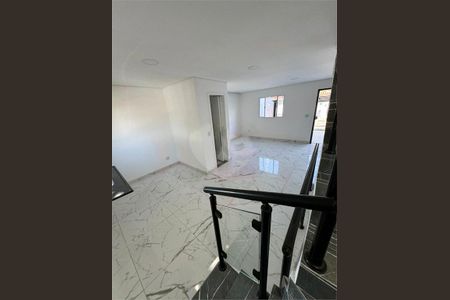 Casa à venda com 2 quartos, 107m² em Vila Nhocuné, São Paulo