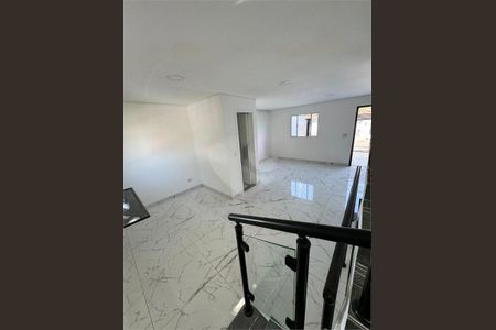 Casa à venda com 2 quartos, 107m² em Vila Nhocuné, São Paulo