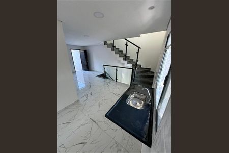 Casa à venda com 107m², 2 quartos e 4 vagas