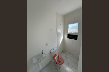 Casa à venda com 107m², 2 quartos e 4 vagas