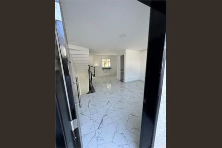 Casa à venda com 2 quartos, 107m² em Vila Nhocuné, São Paulo