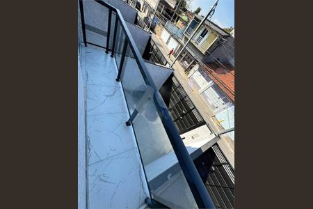 Casa à venda com 107m², 2 quartos e 4 vagas