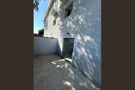 Casa à venda com 107m², 2 quartos e 4 vagas