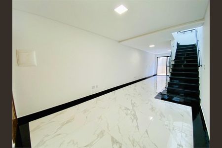 Casa à venda com 120m², 3 quartos e 2 vagas