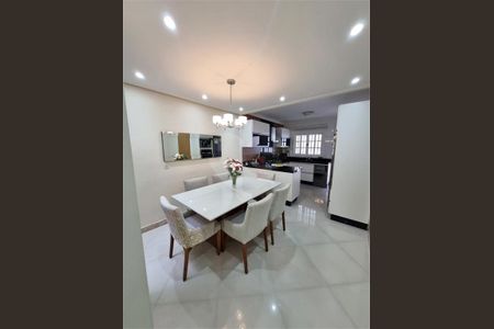 Casa à venda com 156m², 3 quartos e 5 vagas