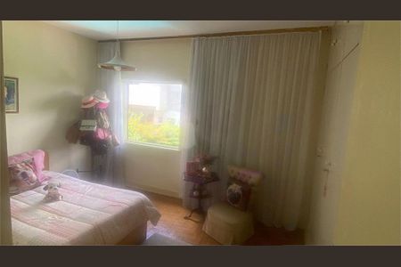 Casa à venda com 280m², 4 quartos e 4 vagas