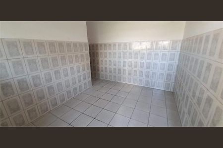 Casa à venda com 82m², 2 quartos e sem vaga