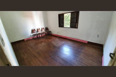 Casa à venda com 82m², 2 quartos e sem vaga