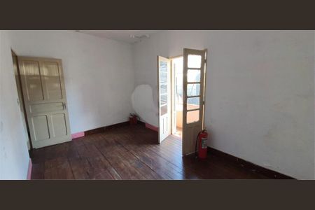 Casa à venda com 82m², 2 quartos e sem vaga