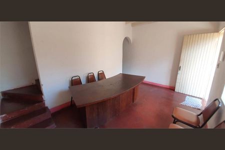 Casa à venda com 82m², 2 quartos e sem vaga