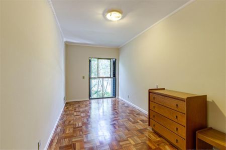 Casa à venda com 230m², 3 quartos e 2 vagas