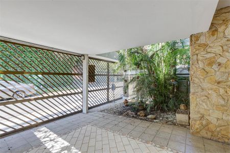 Casa à venda com 230m², 3 quartos e 2 vagas