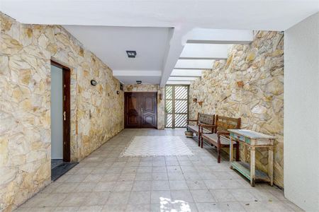 Casa à venda com 230m², 3 quartos e 2 vagas