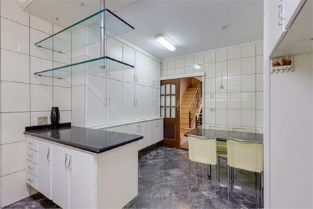 Casa à venda com 230m², 3 quartos e 2 vagas