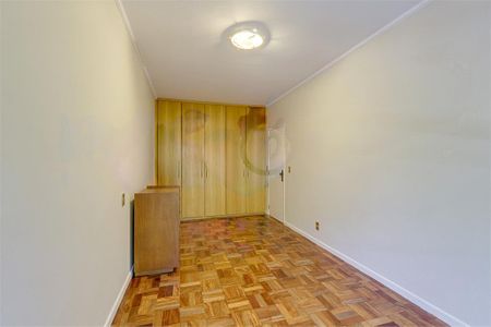 Casa à venda com 230m², 3 quartos e 2 vagas