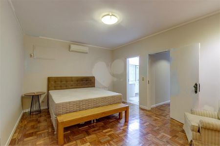 Casa à venda com 230m², 3 quartos e 2 vagas