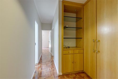 Casa à venda com 230m², 3 quartos e 2 vagas