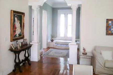 Casa à venda com 4 quartos, 340m² em Interlagos, São Paulo