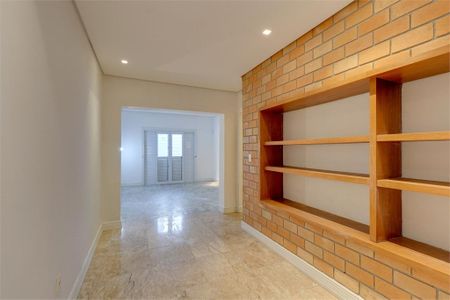 Casa à venda com 411m², 4 quartos e 2 vagas
