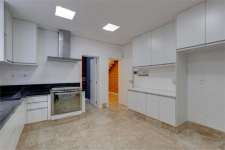 Casa à venda com 411m², 4 quartos e 2 vagas