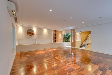 Casa à venda com 411m², 4 quartos e 2 vagas