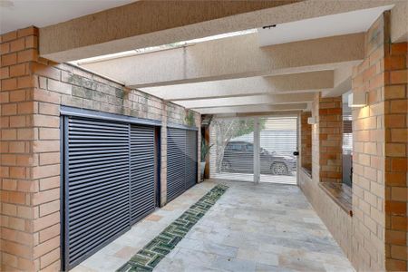 Casa à venda com 411m², 4 quartos e 2 vagas