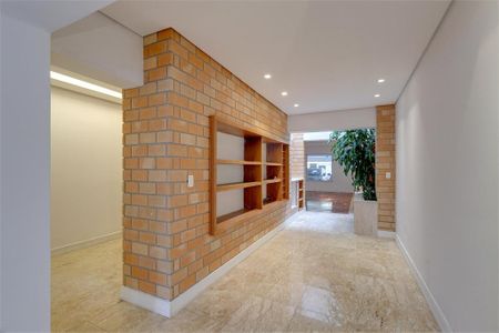 Casa à venda com 411m², 4 quartos e 2 vagas