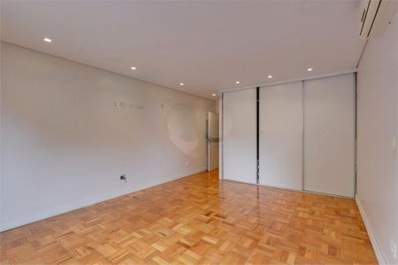 Casa à venda com 4 quartos, 411m² em Brooklin, São Paulo